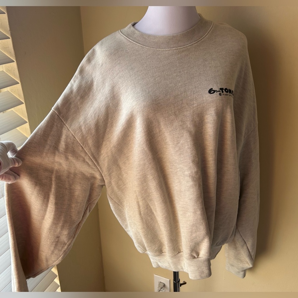NYC’s Iconic Tonchin Ramen House Oversized Graphic Sweatshirt in Large - Picture 6 of 15